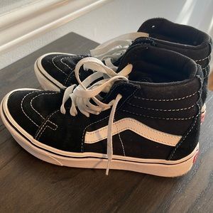 Vans unisex size 4.5 mens size 6.0 womans